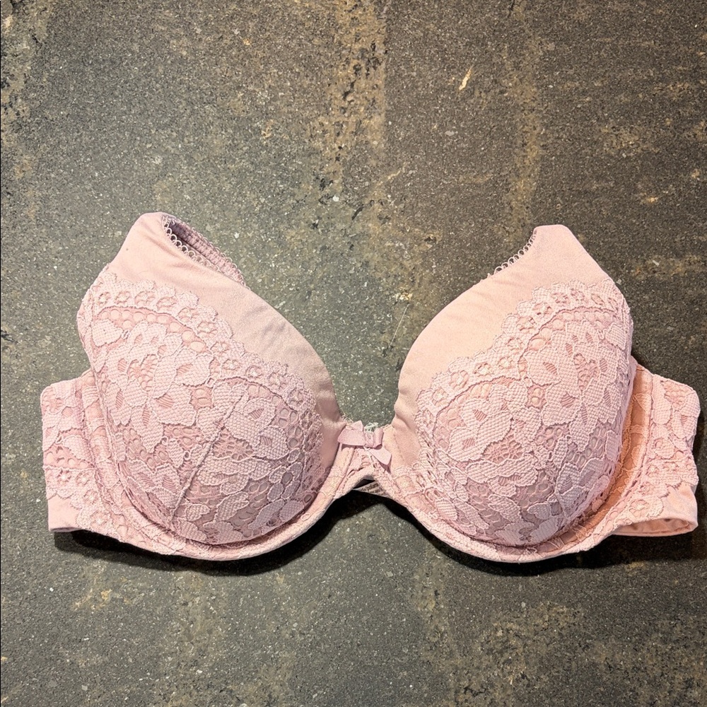 Victoria’s Secret Body By Victoria Elegant Lace Push-Up Bra in Soft Pink